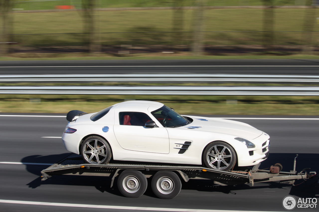 Mercedes-Benz SLS AMG