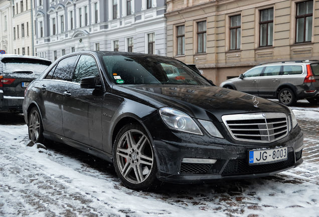 Mercedes-Benz E 63 AMG W212 V8 Biturbo