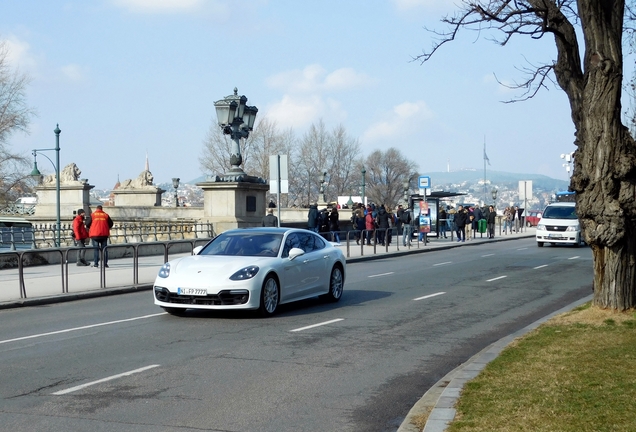 Porsche 971 Panamera Turbo S E-Hybrid Executive