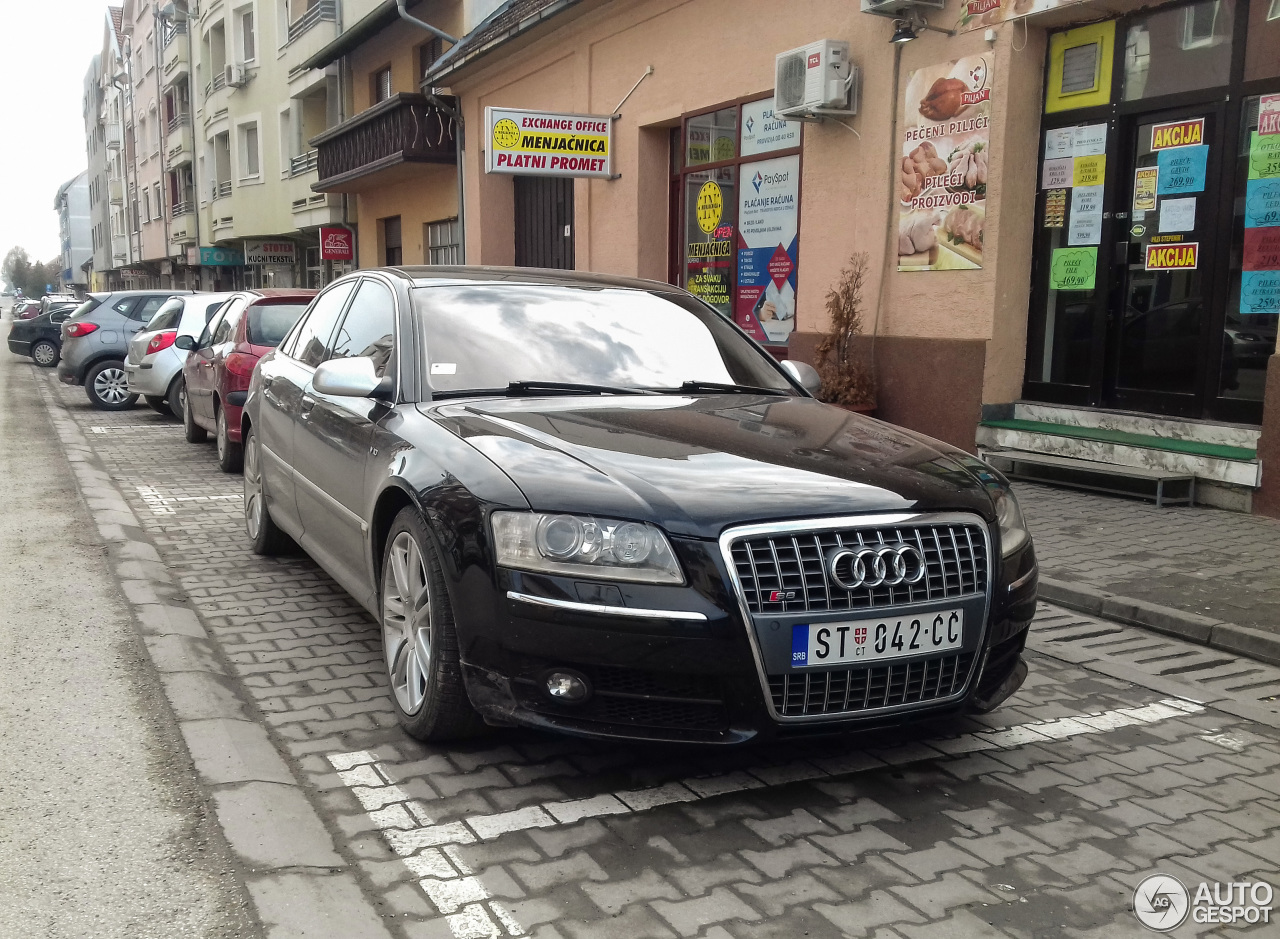 Audi S8 D3