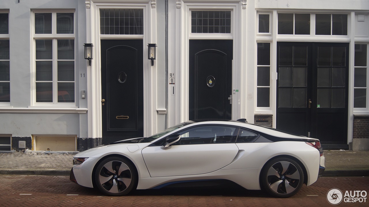 BMW i8