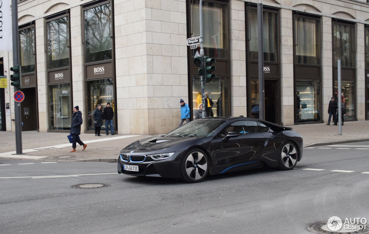 BMW i8