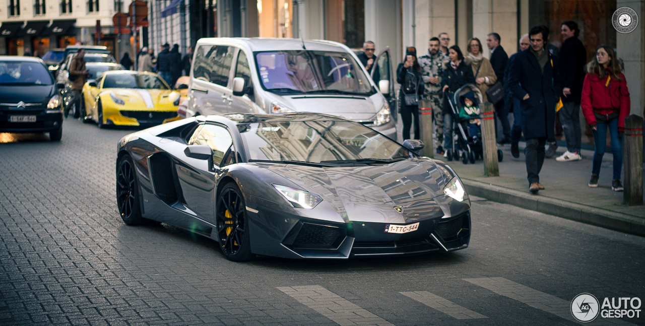 Lamborghini Aventador LP700-4 Roadster