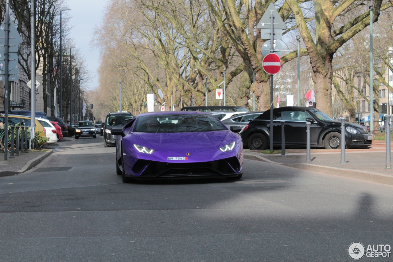 Lamborghini Huracán LP640-4 Performante