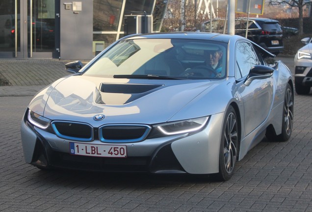 BMW i8