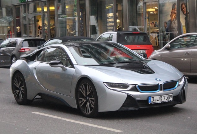 BMW i8