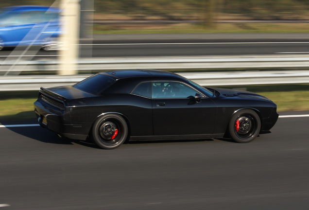 Dodge Challenger SRT-8