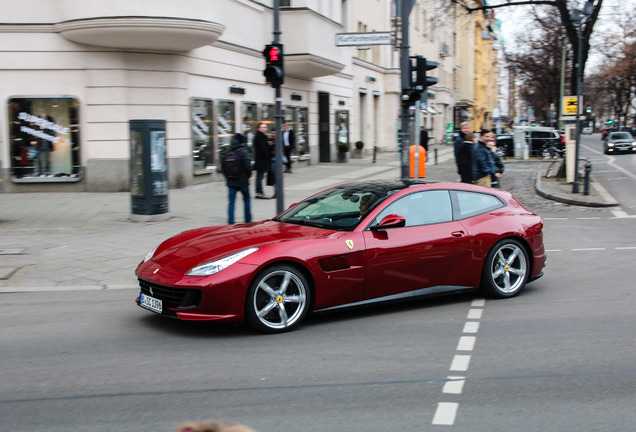 Ferrari GTC4Lusso