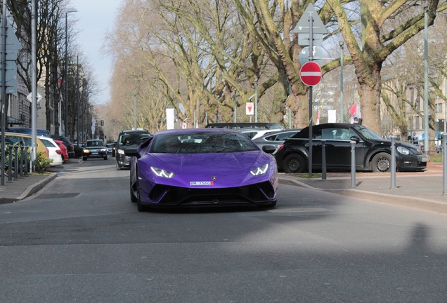 Lamborghini Huracán LP640-4 Performante