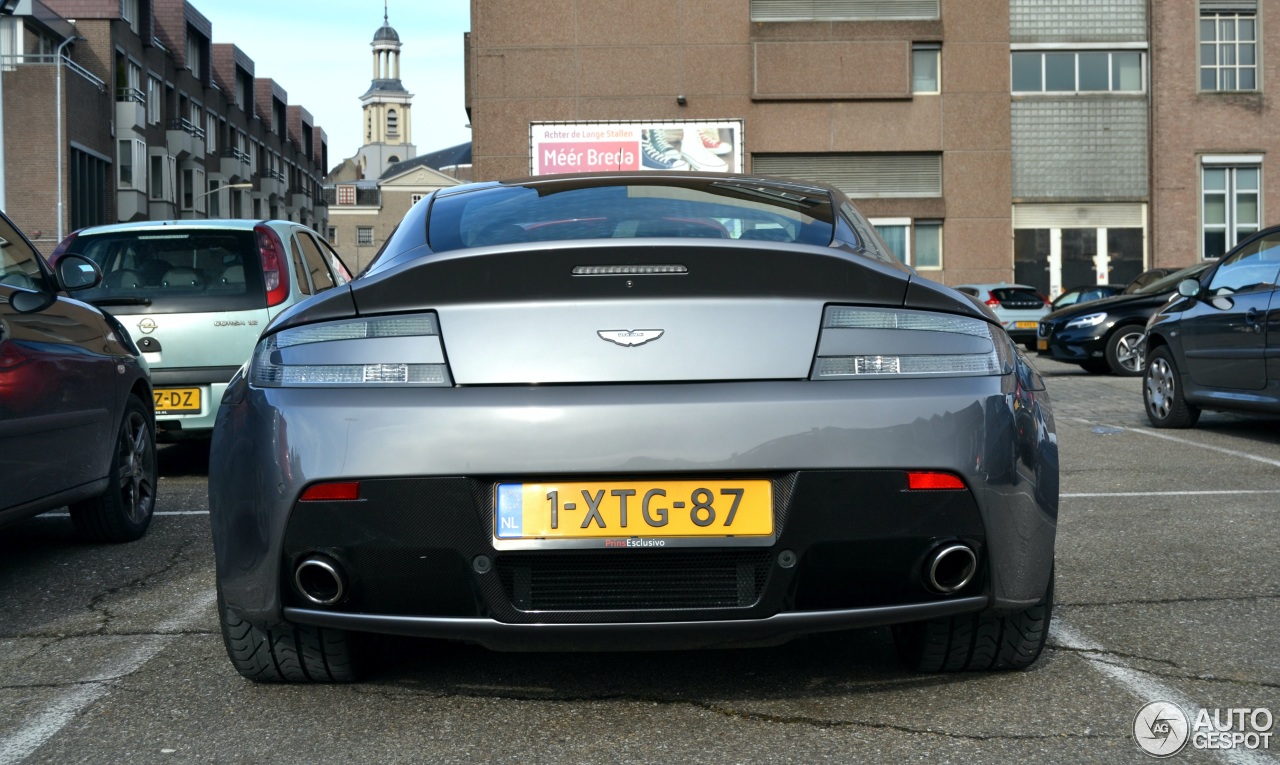 Aston Martin V12 Vantage