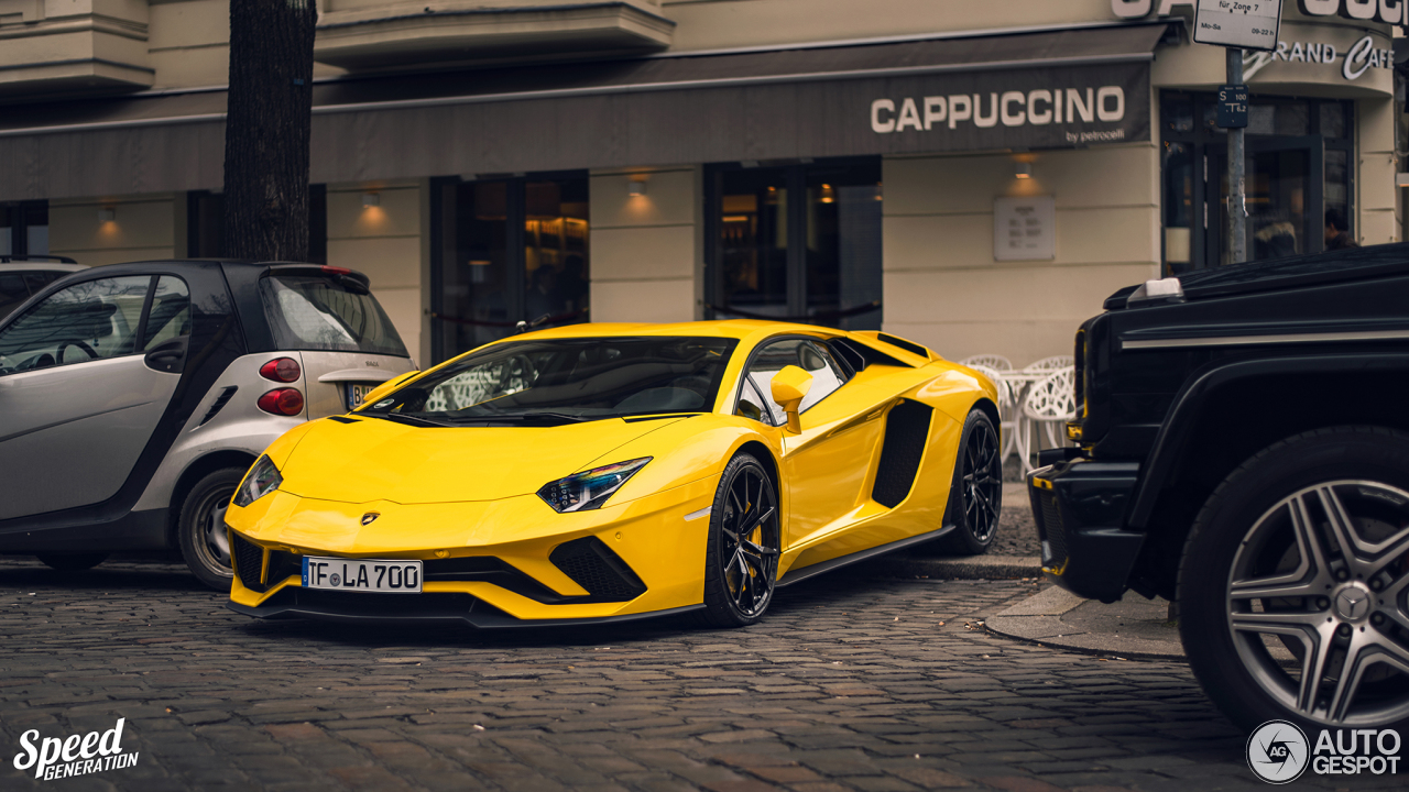 Lamborghini Aventador S LP740-4