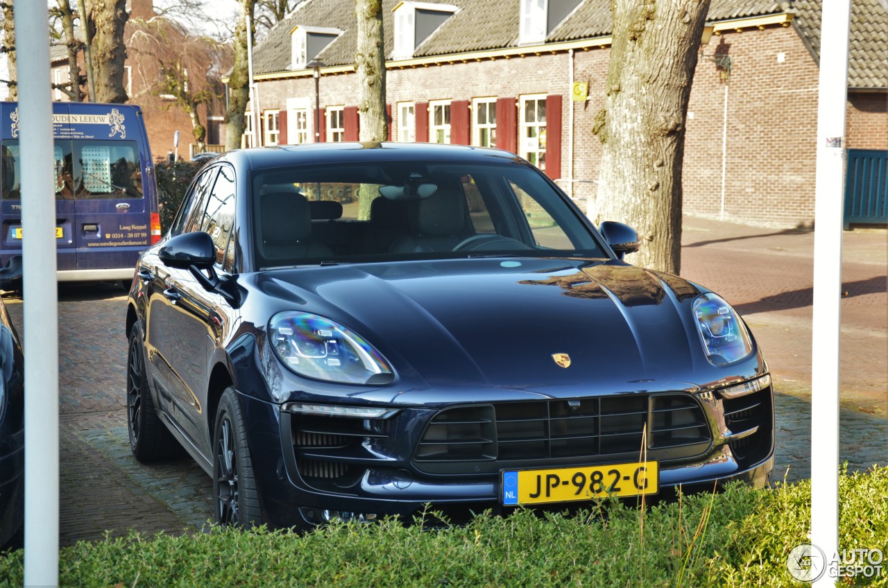 Porsche 95B Macan GTS