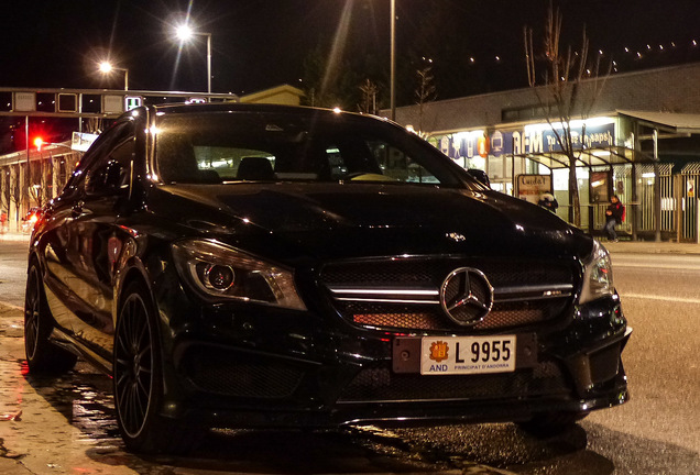 Mercedes-Benz CLA 45 AMG C117