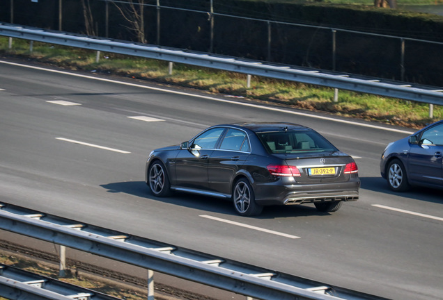 Mercedes-Benz E 63 AMG S W212