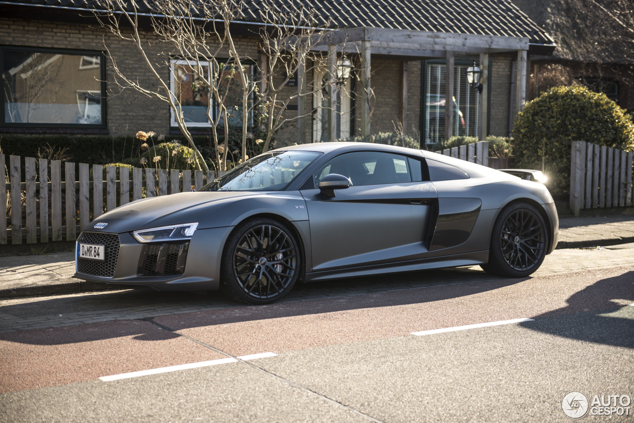 Audi R8 V10 Plus 2015