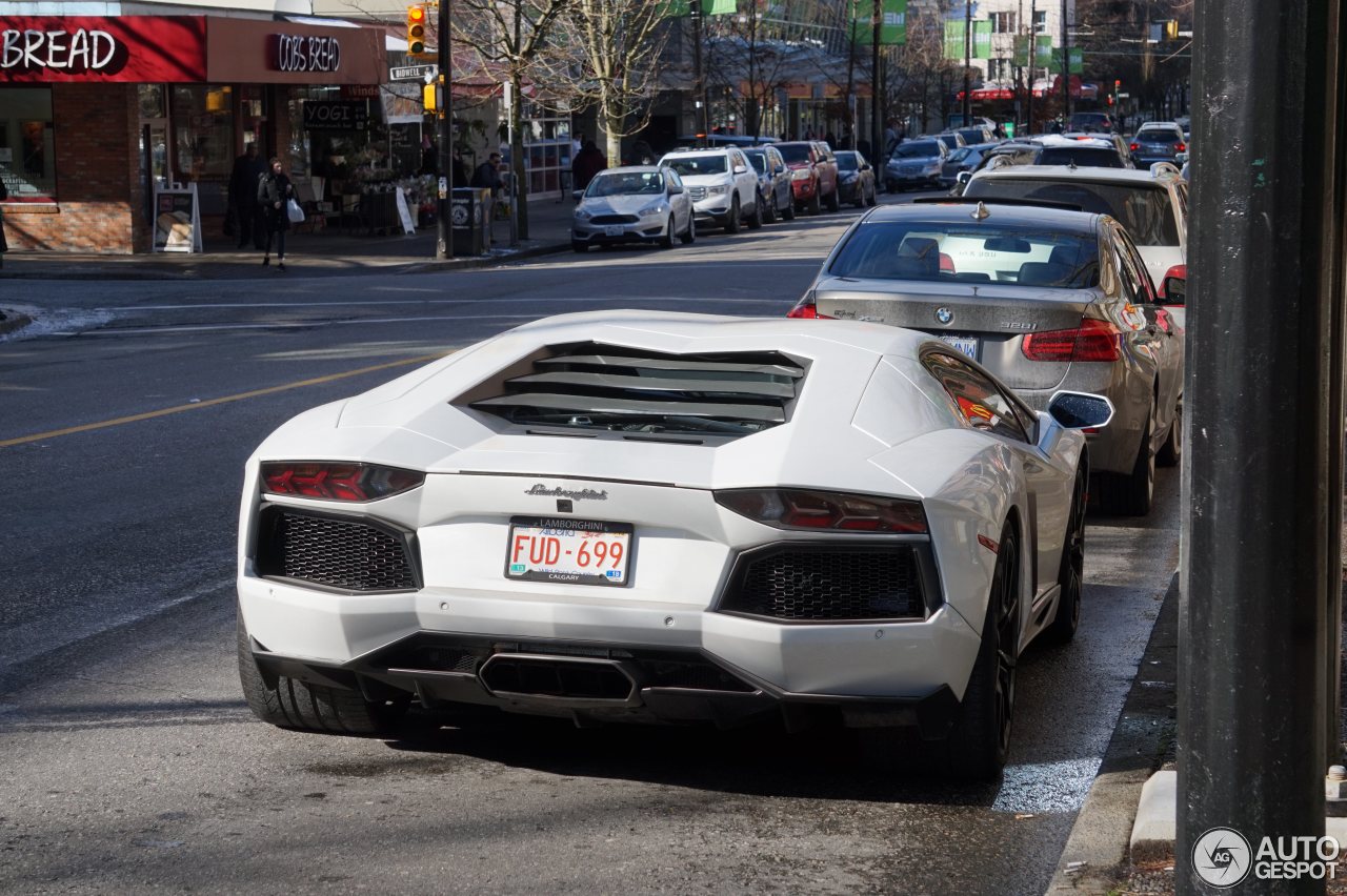 Lamborghini Aventador LP700-4