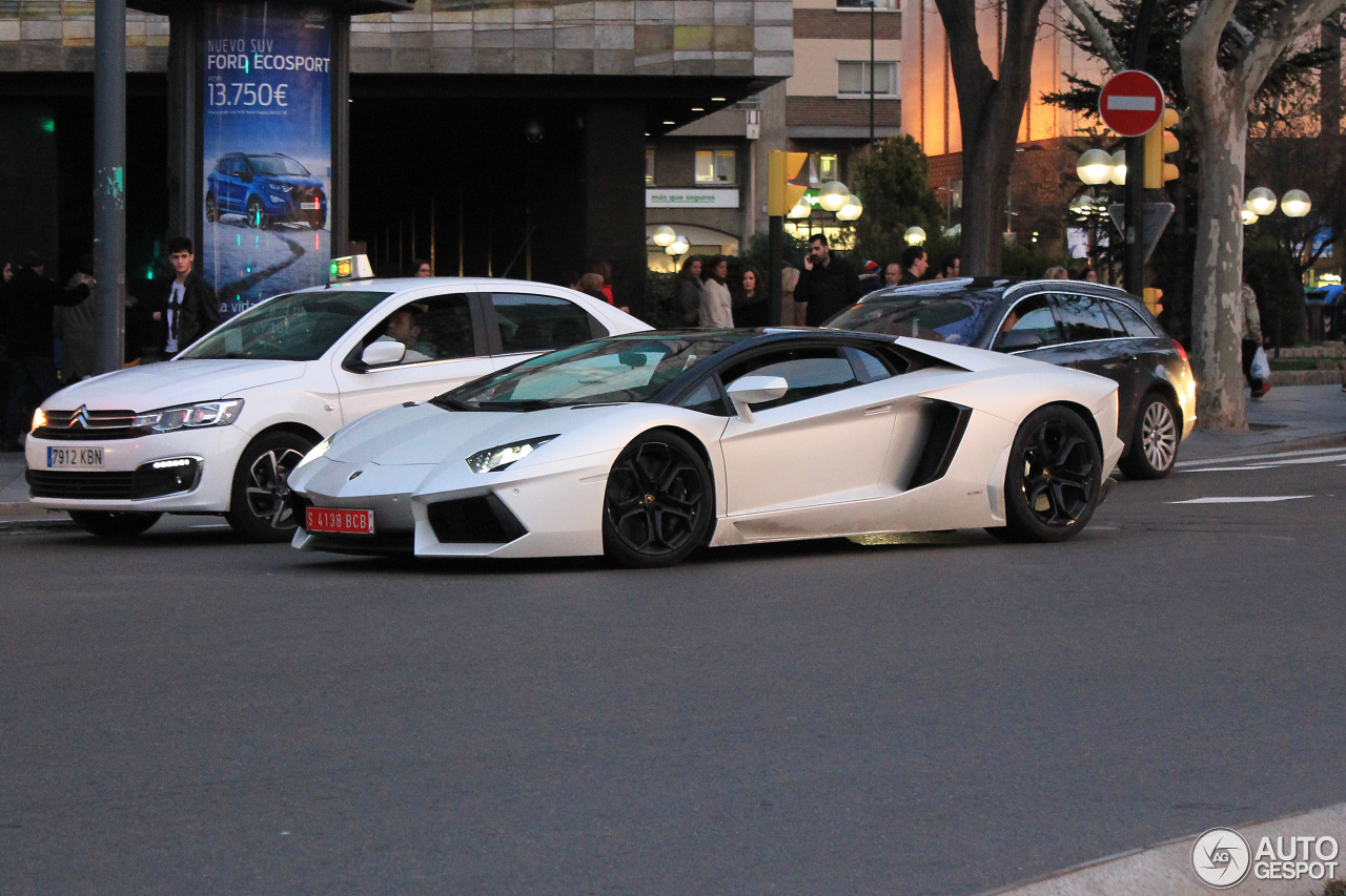 Lamborghini Aventador LP700-4