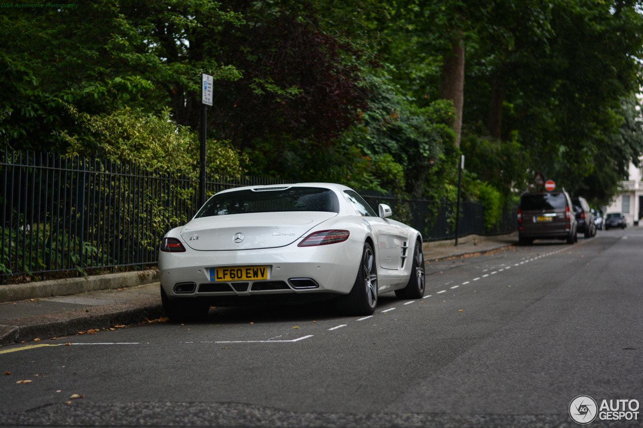 Mercedes-Benz SLS AMG