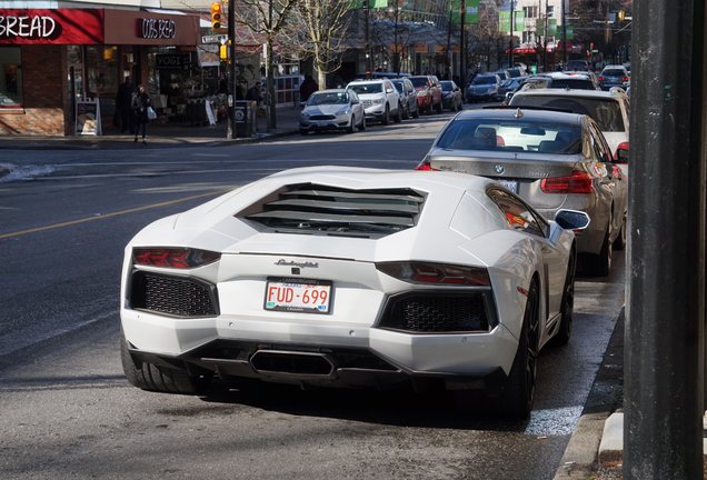 Lamborghini Aventador LP700-4