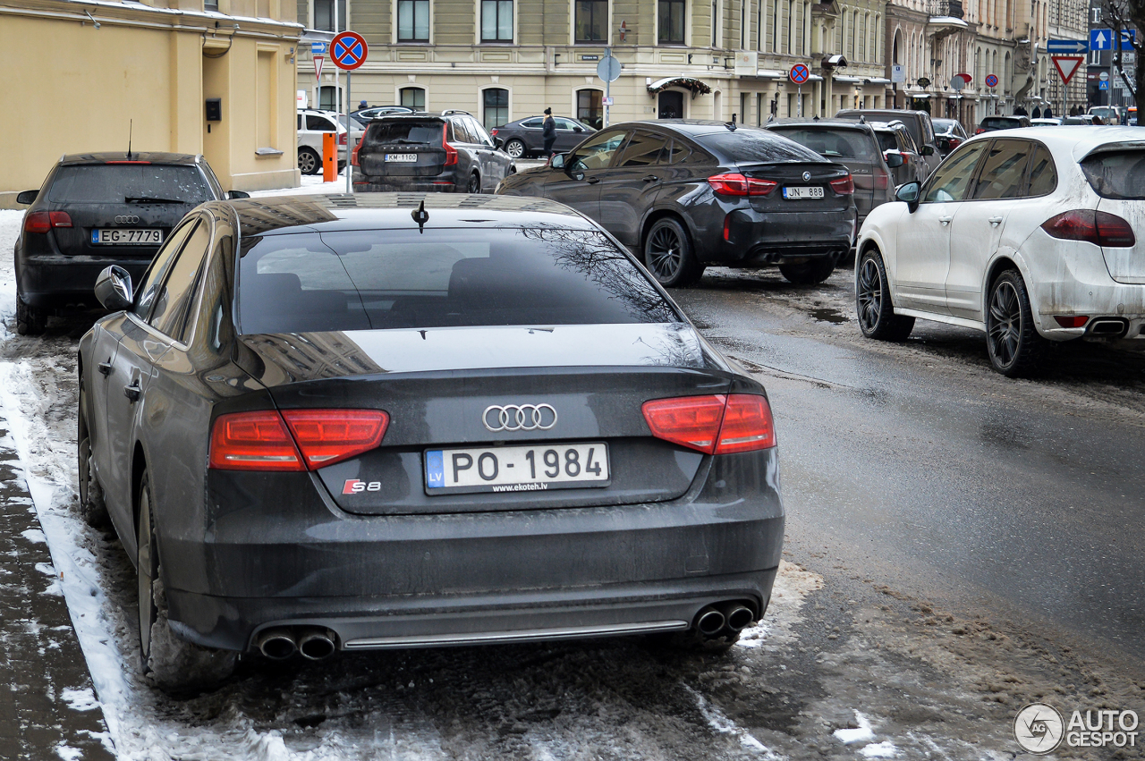 Audi S8 D4