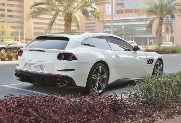 Ferrari GTC4Lusso