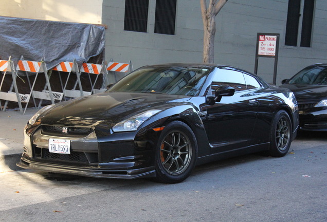 Nissan GT-R