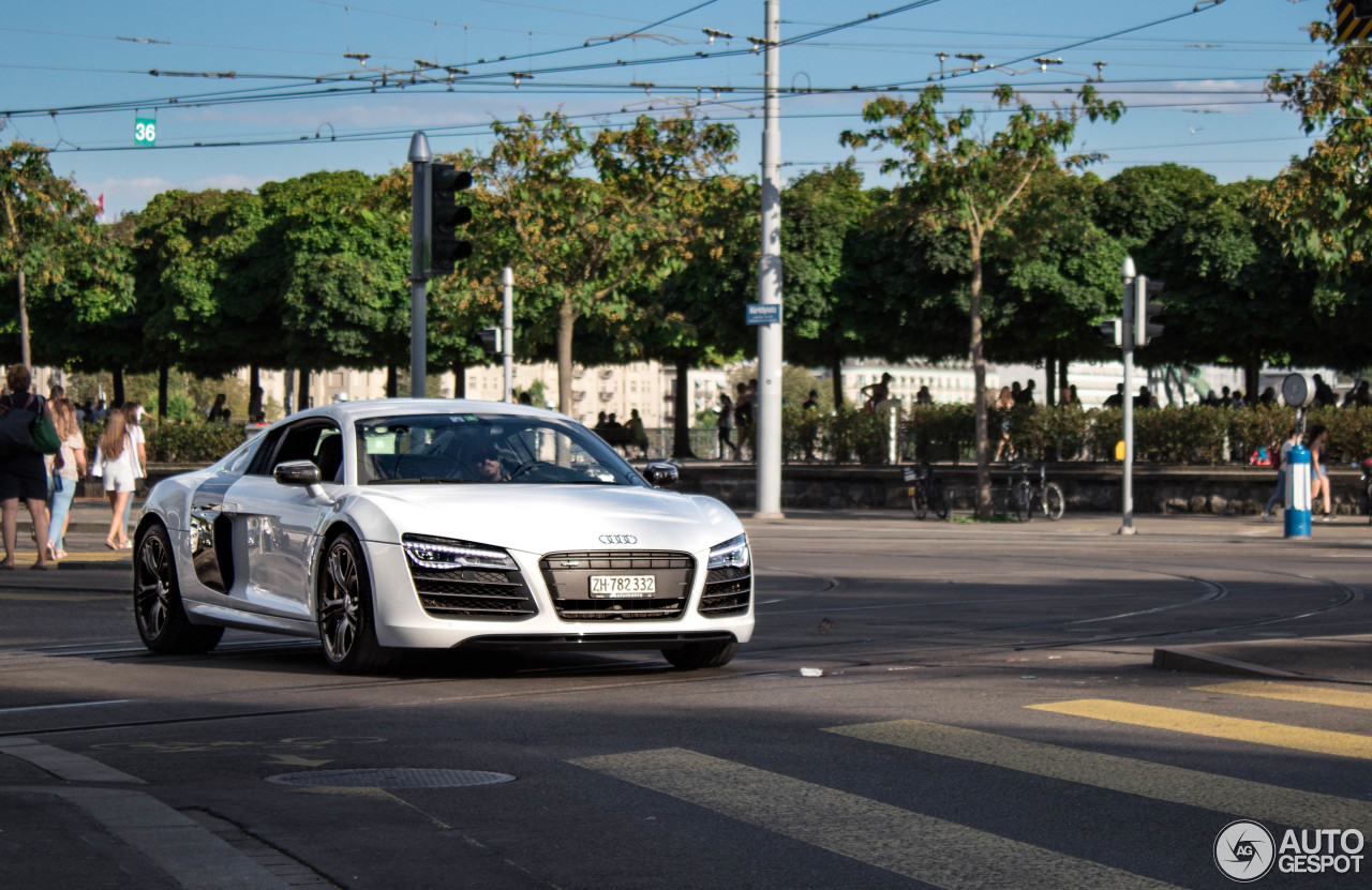 Audi R8 V10 Plus 2013