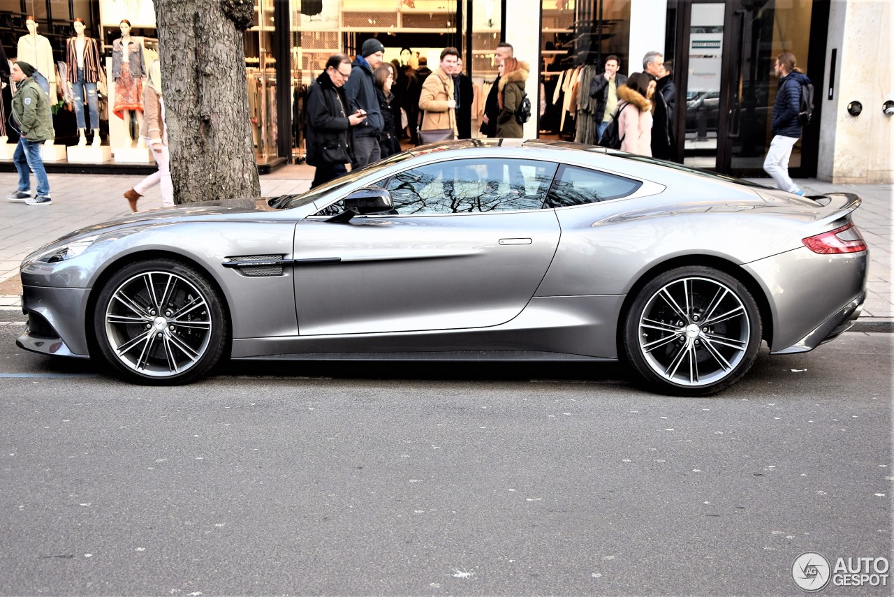 Aston Martin Vanquish 2013