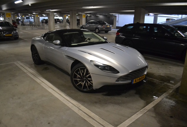 Aston Martin DB11