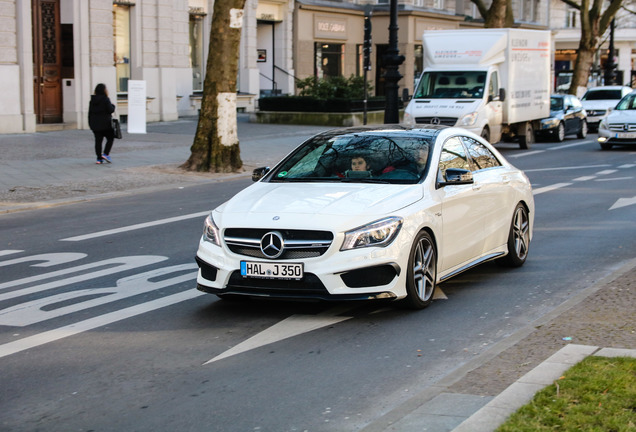 Mercedes-Benz CLA 45 AMG C117