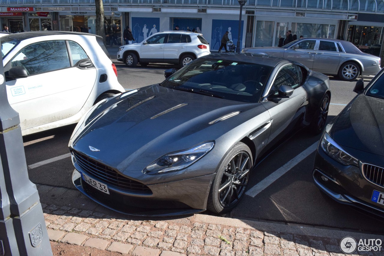 Aston Martin DB11