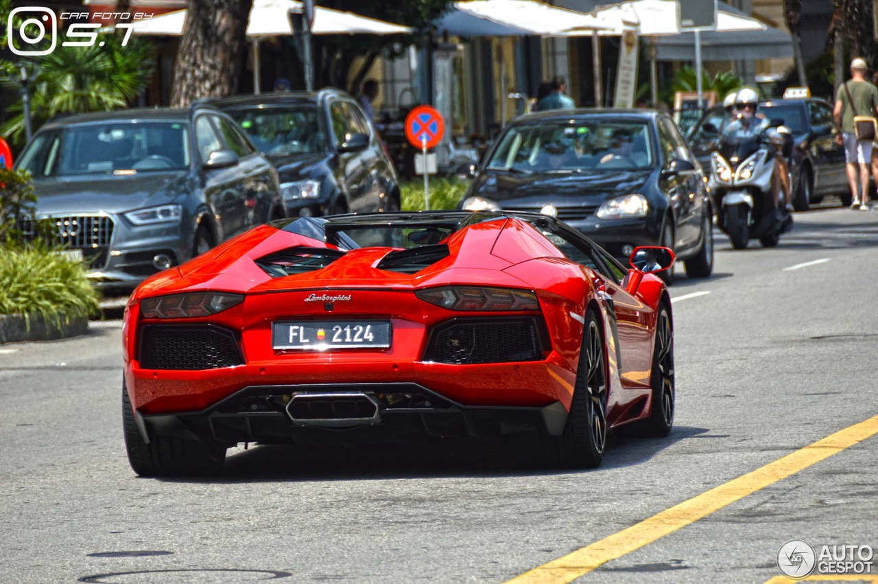 Lamborghini Aventador LP700-4 Roadster