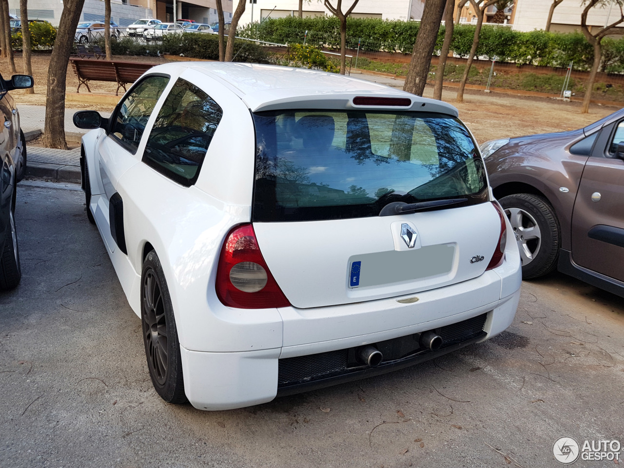 Renault Clio V6