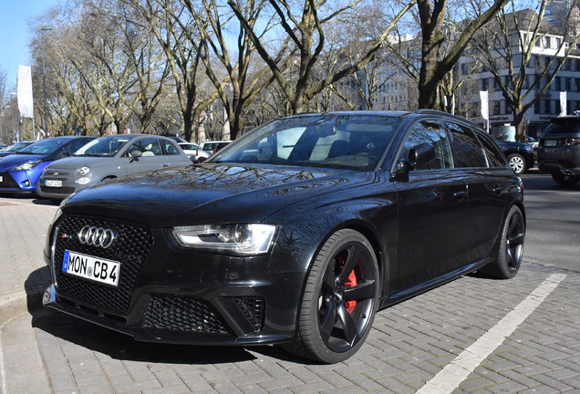 Audi RS4 Avant B8