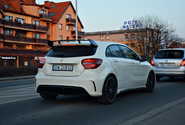 Mercedes-AMG A 45 W176 2015