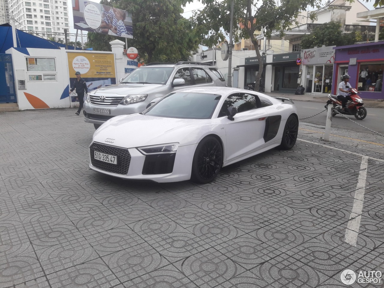 Audi R8 V10 Plus 2015