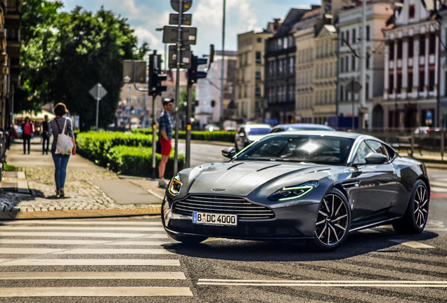 Aston Martin DB11