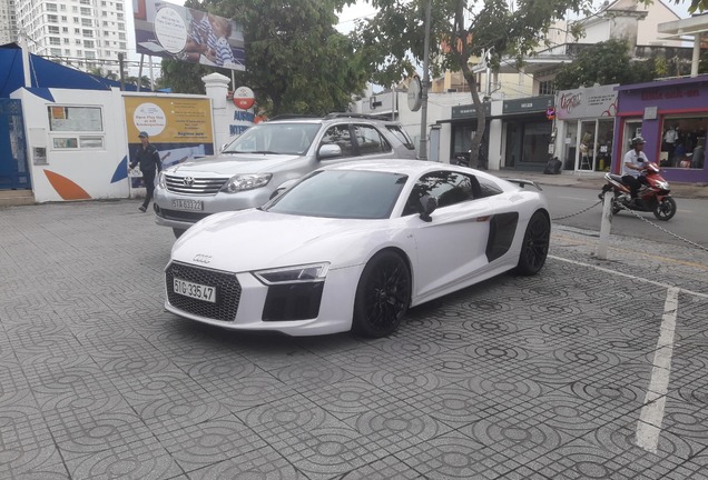 Audi R8 V10 Plus 2015