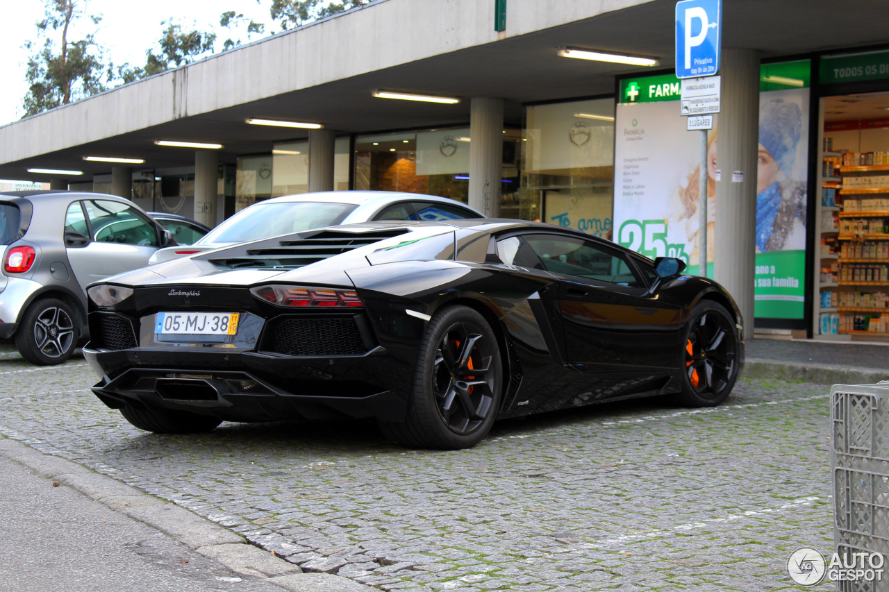 Lamborghini Aventador LP700-4