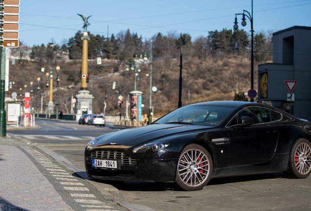 Aston Martin V8 Vantage