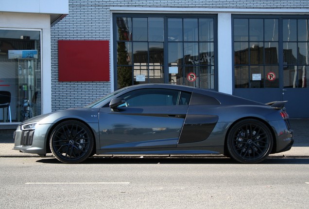 Audi R8 V10 Plus 2015