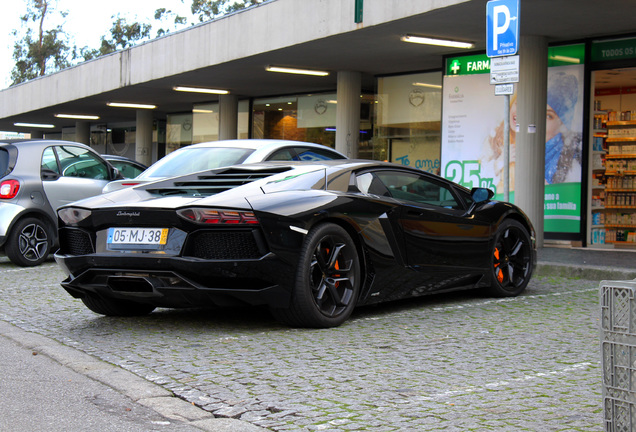 Lamborghini Aventador LP700-4