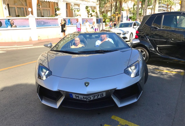 Lamborghini Aventador LP700-4 Roadster