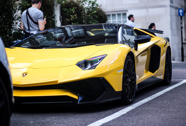 Lamborghini Aventador LP750-4 SuperVeloce Roadster