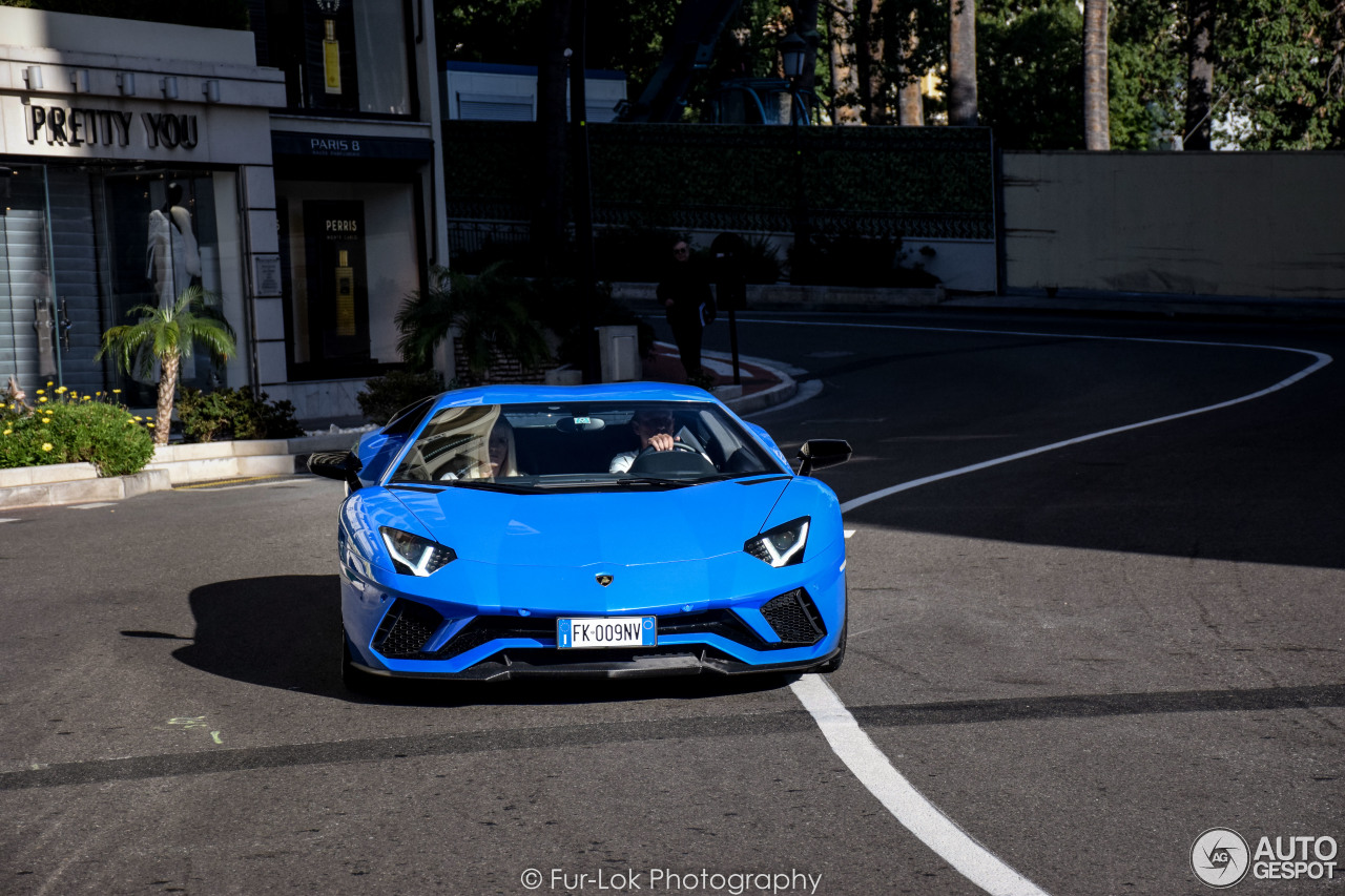 Lamborghini Aventador S LP740-4