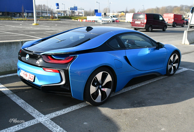 BMW i8