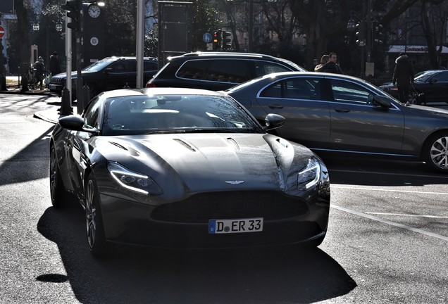 Aston Martin DB11