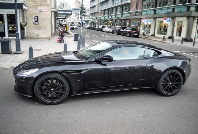 Aston Martin DB11