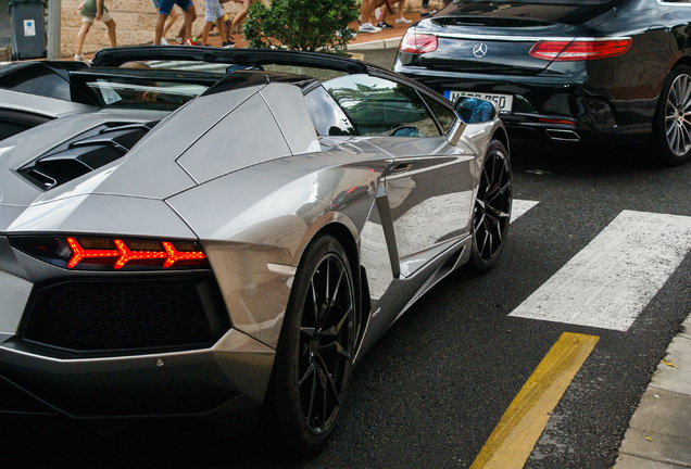 Lamborghini Aventador LP700-4 Roadster