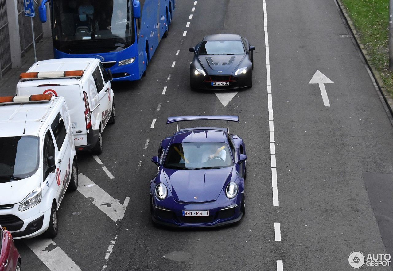 Aston Martin V12 Vantage S Red Bull Racing Edition